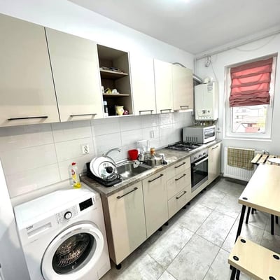 Location d’un appartement meublé et lumineux d’1 pièce, Secteur 6, Bucarest, Roumanie