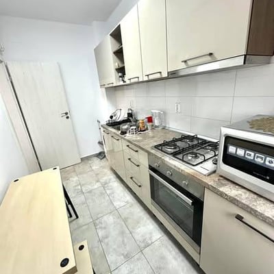 Location d’un appartement meublé et lumineux d’1 pièce, Secteur 6, Bucarest, Roumanie