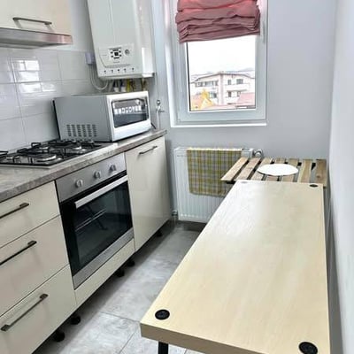 Location d’un appartement meublé et lumineux d’1 pièce, Secteur 6, Bucarest, Roumanie