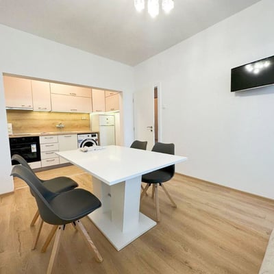 Rent of spacious 4-room apartment, Sportna Zala, Varna, Bulgaria