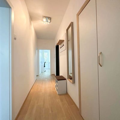 Аренда просторной 4-комнатной квартиры, Спортна зала, Варна, Болгария