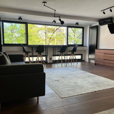 Rent of spacious designer 2-room apartment 58 m², Banovo Brdo, Belgrade, Serbia