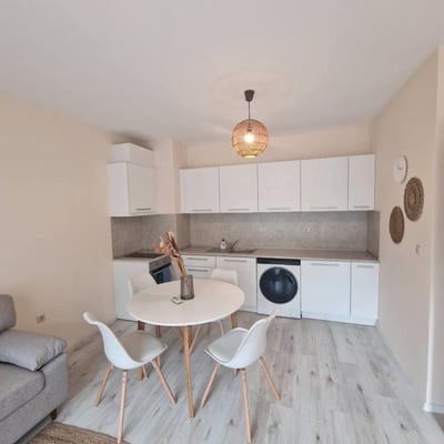 Rent of bright comfortable 2-room apartment on the first sea line, South Bay, Varna, Bulgaria