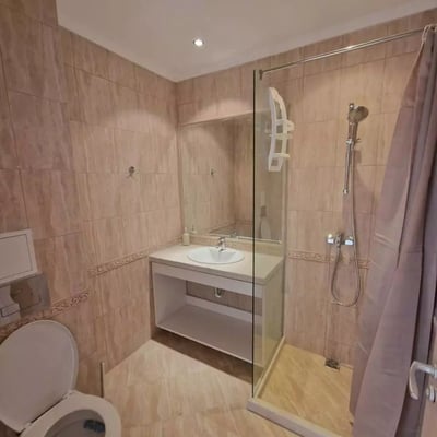 Rent of bright comfortable 2-room apartment on the first sea line, South Bay, Varna, Bulgaria