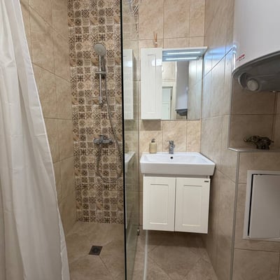 Rent of spacious 3-room apartment 95 m², Kolhozen Pazar, Varna, Bulgaria