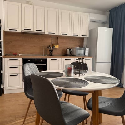 Rent of spacious 3-room apartment 95 m², Kolhozen Pazar, Varna, Bulgaria