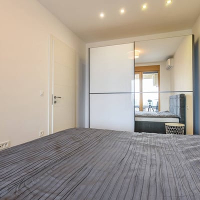 Rent of bright 2-room apartment 54 m² in the premium Wellport residential complex, New Belgrade, Belgrade, Serbia