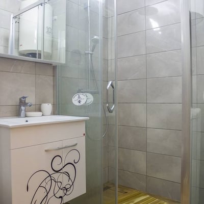 Alquiler de amplio apartamento de 3 habitaciones 108 m² en el centro de la ciudad, Belgrado, Serbia