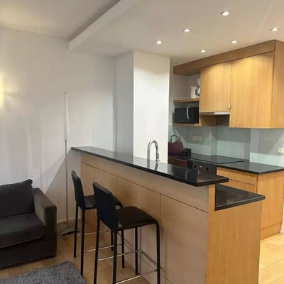 Rent of a furnished 2-room apartment, 60 m², Paris 16th arrondissement, France