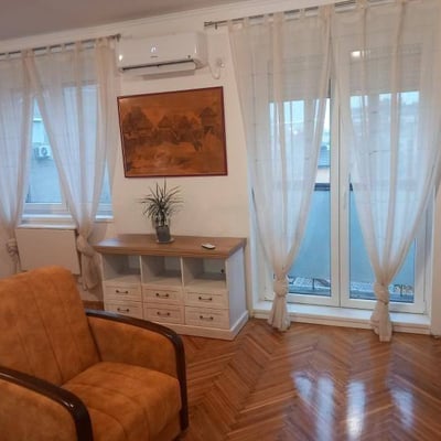 Rent of a 2-room apartment, 53 m², in the city center near the market, Belgrade, Serbia