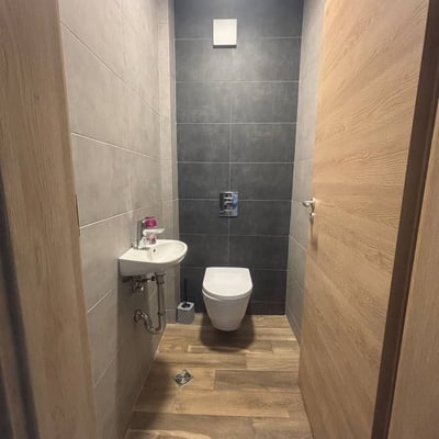 Miete eines geräumigen 3-Zimmer-Apartments, St. Konstantin und Helena, Varna, Bulgarien