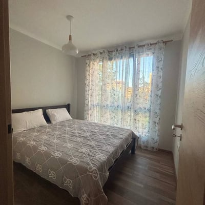 Miete eines geräumigen 3-Zimmer-Apartments, St. Konstantin und Helena, Varna, Bulgarien