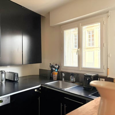 Rent of a three-room apartment with Eiffel Tower view, 72 m², Paris, France