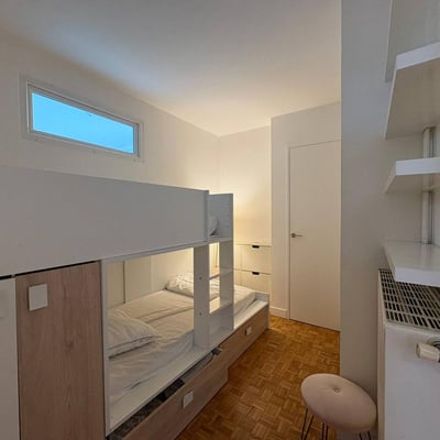 Alquiler de apartamento de tres habitaciones con vista a la Torre Eiffel, 72 m², París, Francia