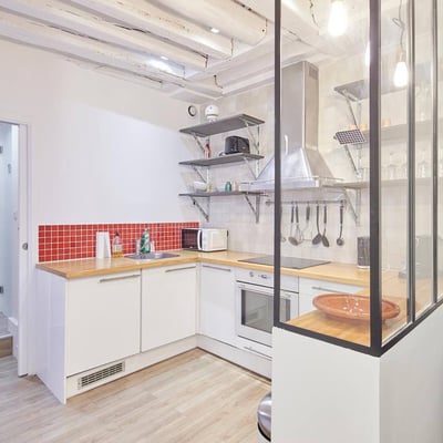 Rent of a bright two-room apartment, 34 m², Paris, France