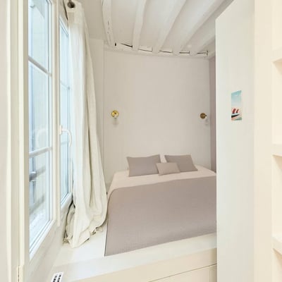 Rent of a bright two-room apartment, 34 m², Paris, France