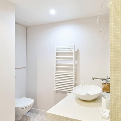 Rent of a bright two-room apartment, 34 m², Paris, France