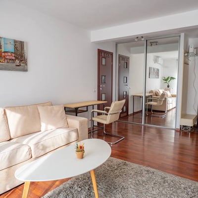 Alquiler de apartamento de dos habitaciones con vista a la ciudad, 48 m², Bucarest, Rumanía