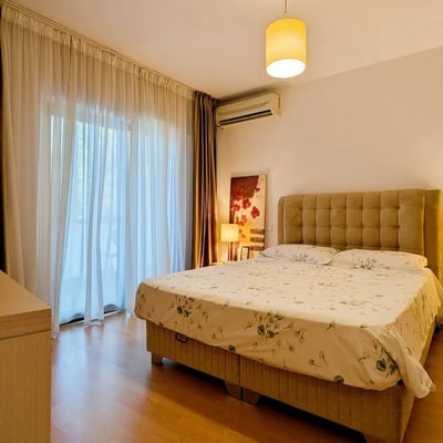 Alquiler de apartamento amueblado de tres habitaciones, 76 m², Bucarest, Rumanía