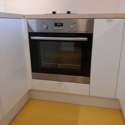 Miete einer möblierten Zweizimmerwohnung mit Balkon, 34 m², Bratislava, Slowakei