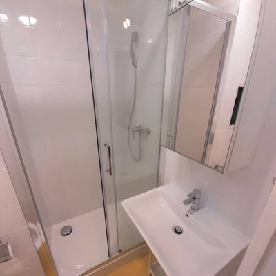 Miete einer möblierten Zweizimmerwohnung mit Balkon, 34 m², Bratislava, Slowakei