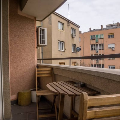 Miete einer geräumigen Zweizimmerwohnung nahe dem Stadtzentrum, 67 m², Belgrad, Serbien