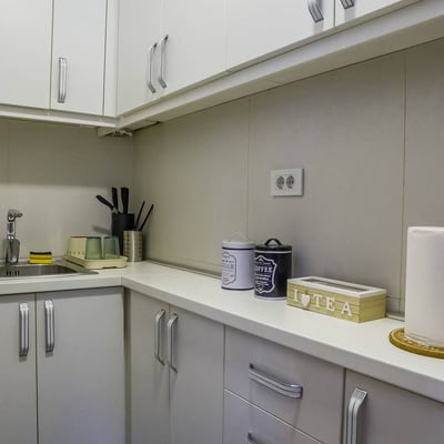 Alquiler de apartamento amplio de dos habitaciones cerca del centro de la ciudad, 67 m², Belgrado, Serbia