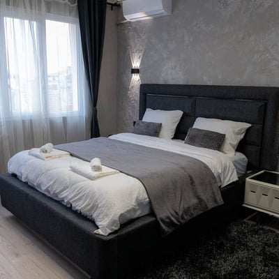 Rent of a luxury 4-room apartment with designer renovation in the city center, 107 m², Varna, Bulgaria