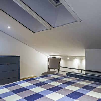 Аренда меблированной двухэтажной трёхкомнатной квартиры, 80 м², район Дединье, Белград, Сербия