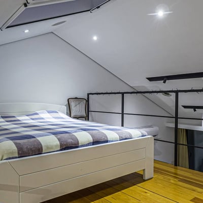 Аренда меблированной двухэтажной трёхкомнатной квартиры, 80 м², район Дединье, Белград, Сербия