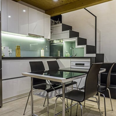 Аренда меблированной двухэтажной трёхкомнатной квартиры, 80 м², район Дединье, Белград, Сербия