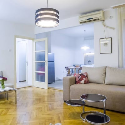 Rent of a bright two-room apartment in the city center, 53 m², Belgrade, Serbia
