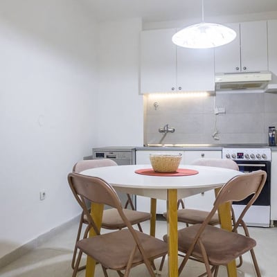 Rent of a bright two-room apartment in the city center, 53 m², Belgrade, Serbia