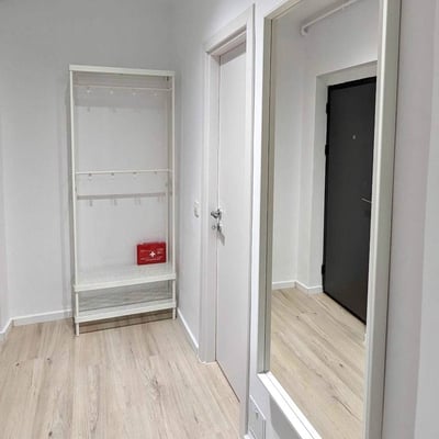 Alquiler de estudio amueblado con plaza de aparcamiento, Bucarest, Rumanía