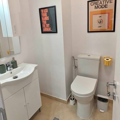 Miete eines möblierten Studios mit Parkplatz, Bukarest, Rumänien