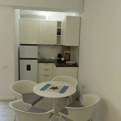 Location d’un studio confortable, 45 m², quartier Mamaia, Constanța, Roumanie