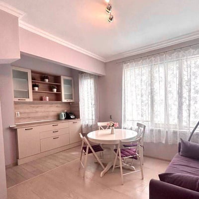 Rent of a 3-room apartment in the city center, Varna, Bulgaria