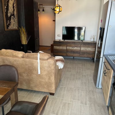 Miete stilvoller, komfortabler Dreizimmer-Apartments, 85 m², Mamaia, Constanța, Rumänien