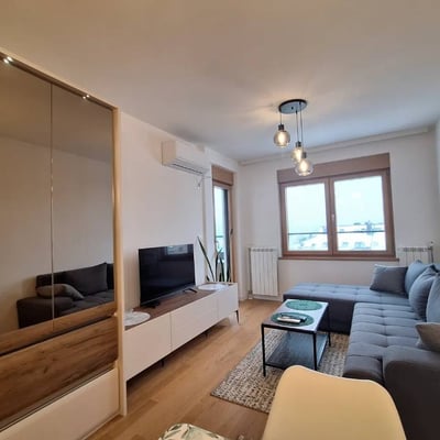 Location d’un appartement totalement neuf de deux pièces dans une résidence moderne, 47 m², zone de Zemun, Belgrade, Serbie