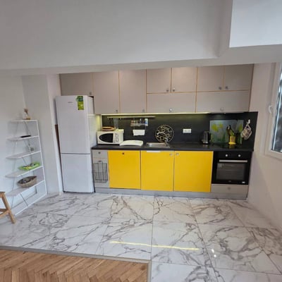 Rent of a bright, cozy three-room apartment in the city center, Burgas, Bulgaria