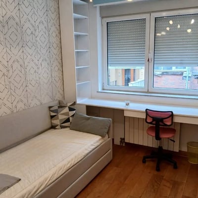Alquiler de apartamento amplio de cuatro habitaciones, 105 m², Banovo Brdo, Belgrado, Serbia
