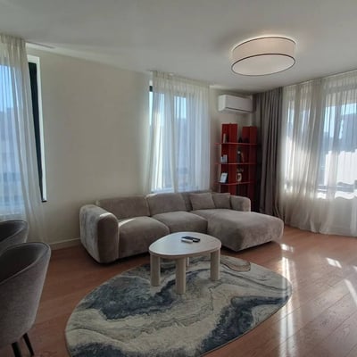 Аренда светлой трёхкомнатной квартиры в ЖК премиум-класса BW Quartet 2, 83 м², Белград, Сербия