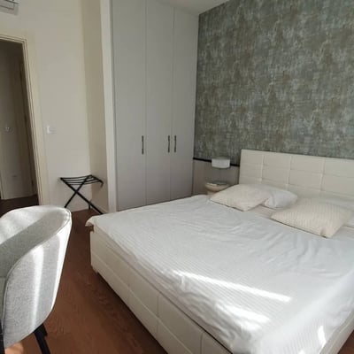 Miete einer hellen Dreizimmerwohnung im Premium-Wohnkomplex BW Quartet 2, 83 m², Belgrad, Serbien
