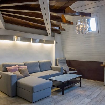 Location d’un appartement en duplex en face du parc Tašmajdan, 52 m², Belgrade, Serbie