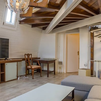 Location d’un appartement en duplex en face du parc Tašmajdan, 52 m², Belgrade, Serbie