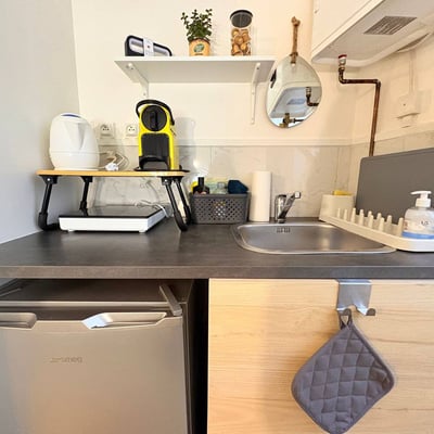 Rent of a renovated studio apartment, 14 m², Paris, 5th arrondissement, France