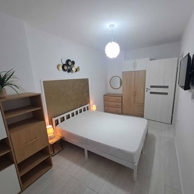 Аренда меблированной двухкомнатной квартиры, 45 м², Бухарест, сектор 4, Румыния