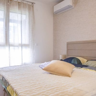 Alquiler de un apartamento de dos habitaciones en un complejo residencial premium, 51 m², Belgrado, New Belgrade, Serbia