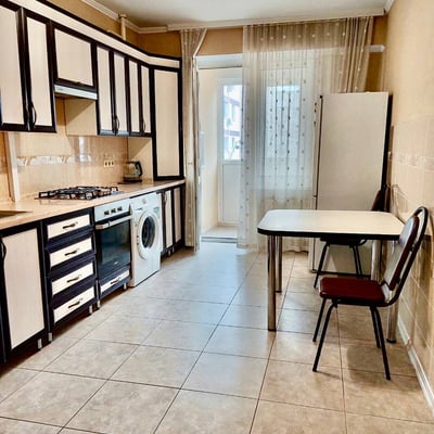 Miete einer warmen und gepflegten Einzimmerwohnung, 50 m², Chișinău, Stadtzentrum, Moldau