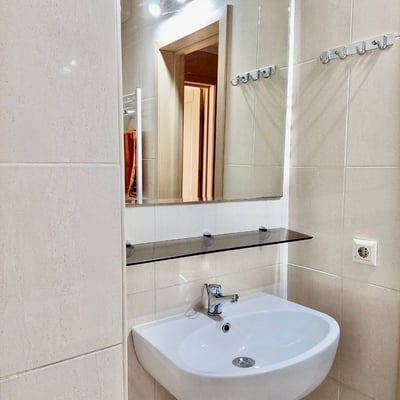 Miete einer warmen und gepflegten Einzimmerwohnung, 50 m², Chișinău, Stadtzentrum, Moldau